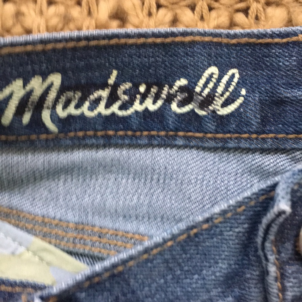 Madewell distressed shorts; size 24 - Picture 3 of 8